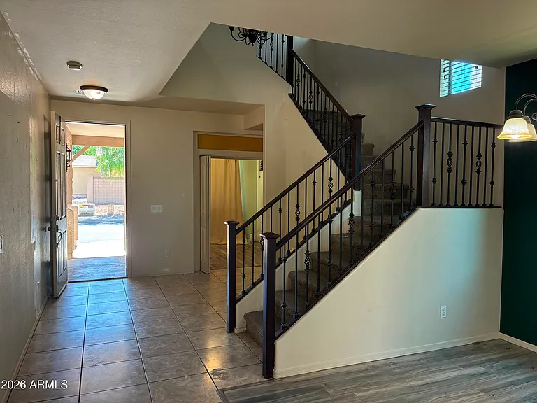 3340 S Sunland Dr — Photo 2