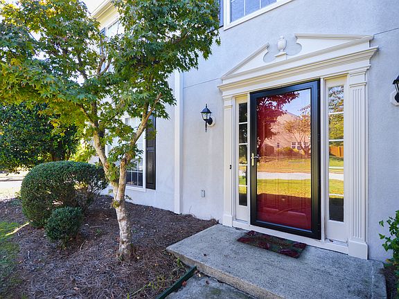 2nd image of 3557 Courtfield Trce NE