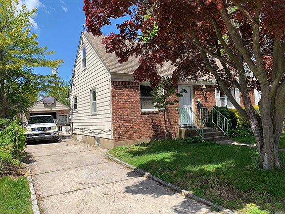 2nd image of 572 Clark Pl