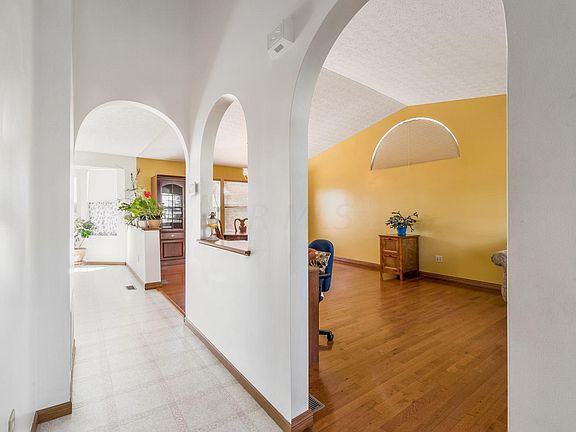 3rd image of 7593 Liddesdale Blvd