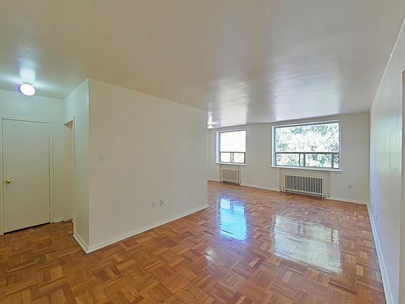5th image of 1607 Victoria Park Ave #1470492