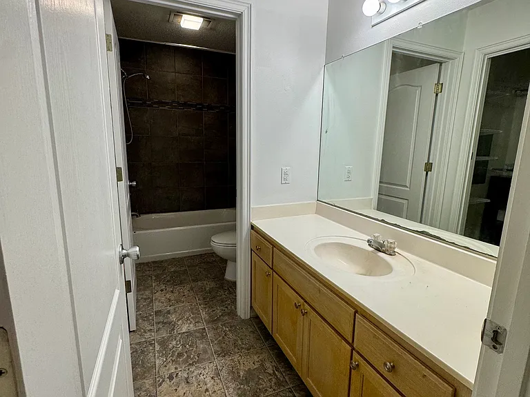 14267 Woodlands Dr #4 — Photo 8