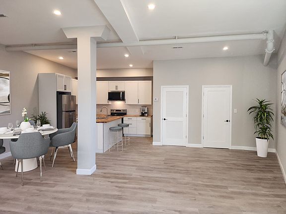 4th image of 1609 N Broadway St #D