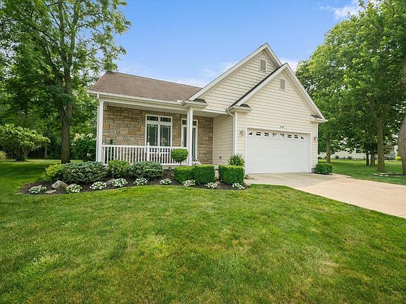 3rd image of 133 Cottage Cove Dr