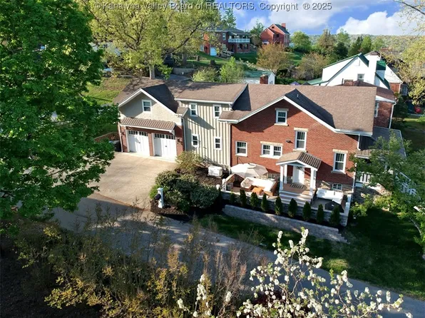 617 Fort Hill Dr, Charleston, WV 25314