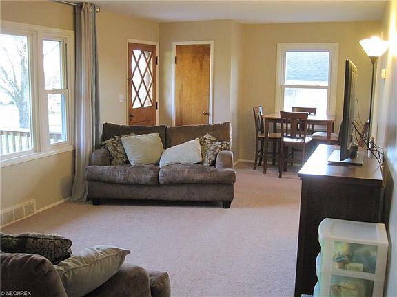 3rd image of 106 Grandview Dr