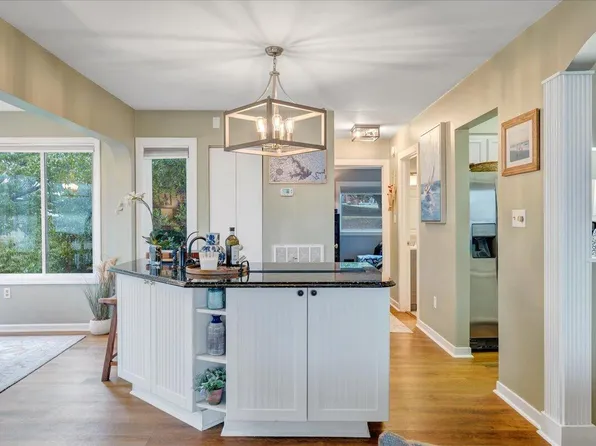 897 Ashmeade Rd, Moneta, VA 24121
