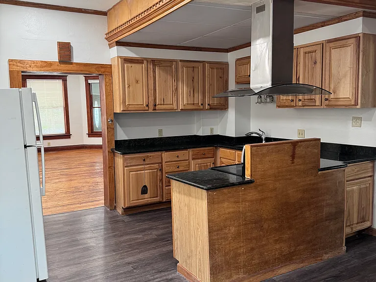 703 Peterson St — Photo 29