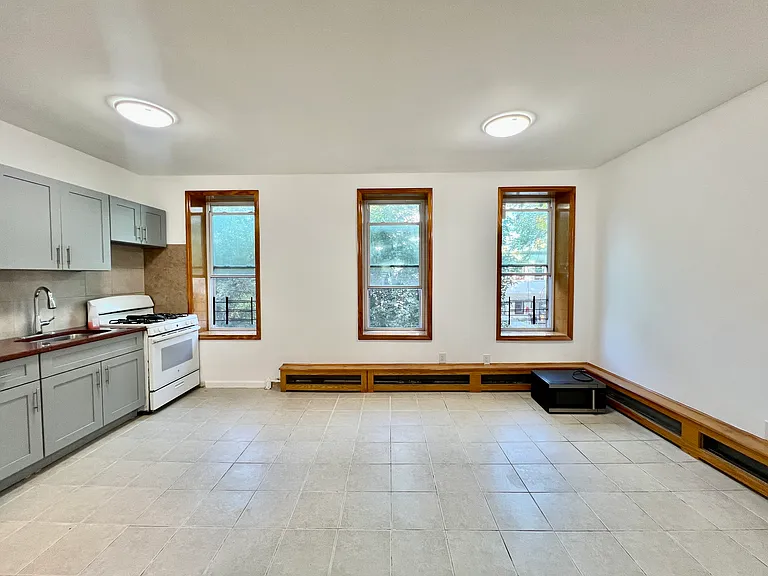 106-15G Guy R Brewer Blvd #2 — Photo 4