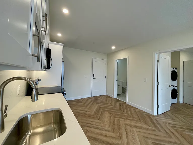 381 Wickenden Street — Photo 12