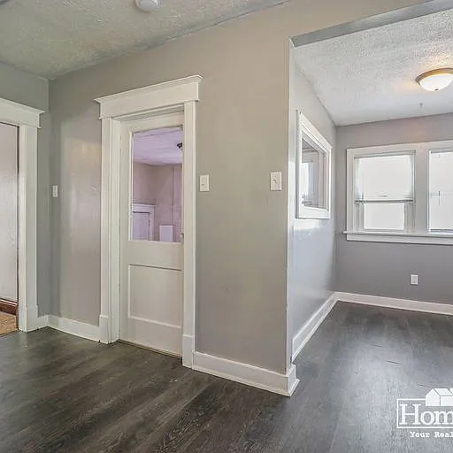 709 S 25th St — Photo 9