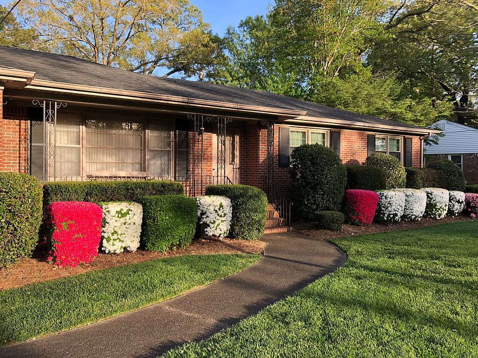 Welcoming front entry 