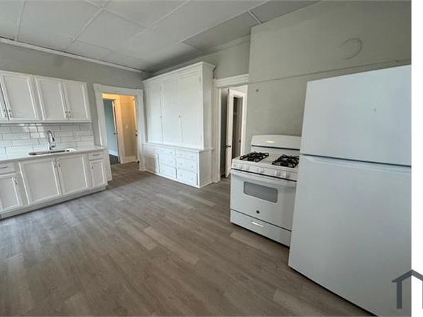 145 Penn Ave APT 2