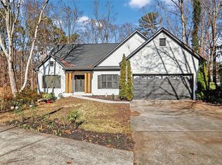 2117 Whitfield Ln, Lawrenceville, GA 30043