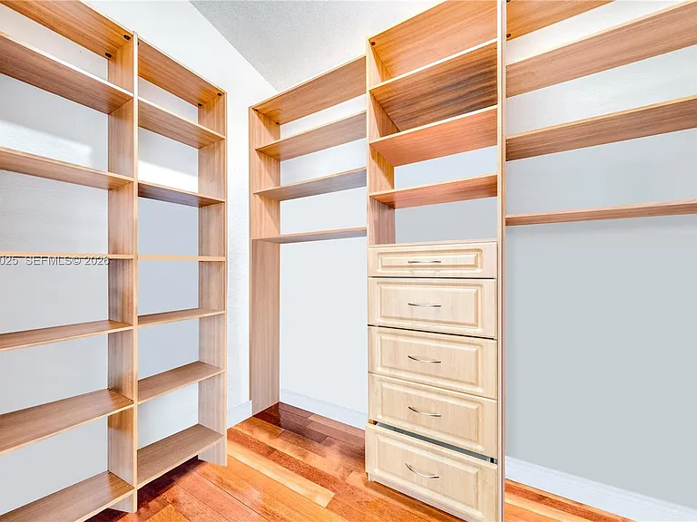 1241 S 13th Ave — Photo 33