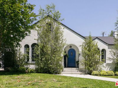 100 N Lucerne Blvd, Los Angeles, CA, 90004