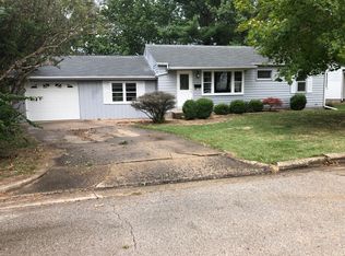 2 Medial Ct, Decatur, IL 62521