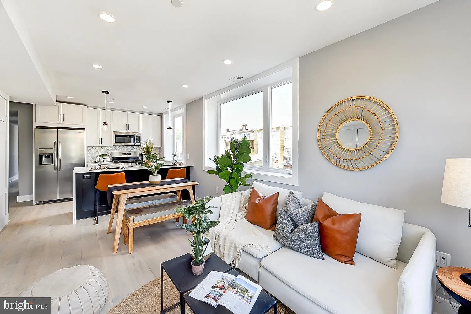 2 bed, 2.0 bath, 896 sqft, $2,400 — Photo 1