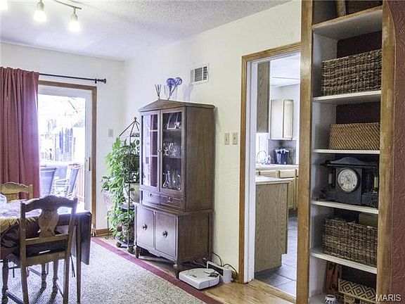4th image of 6822 Crest Ave