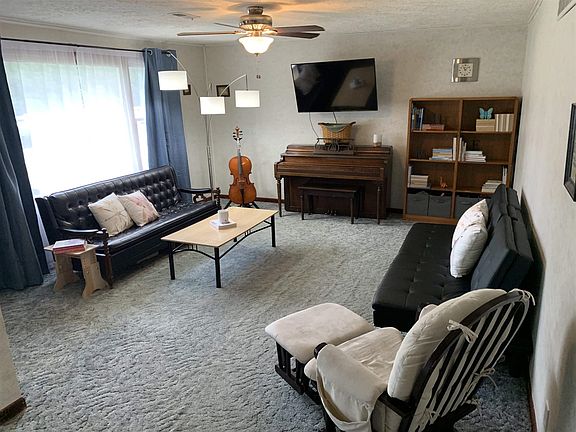 4th image of 59069 Spearmint Dr