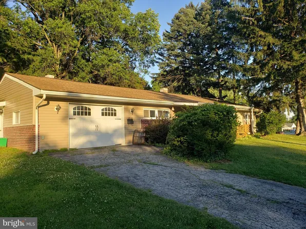 1241 Wogan Rd, York, PA 17404