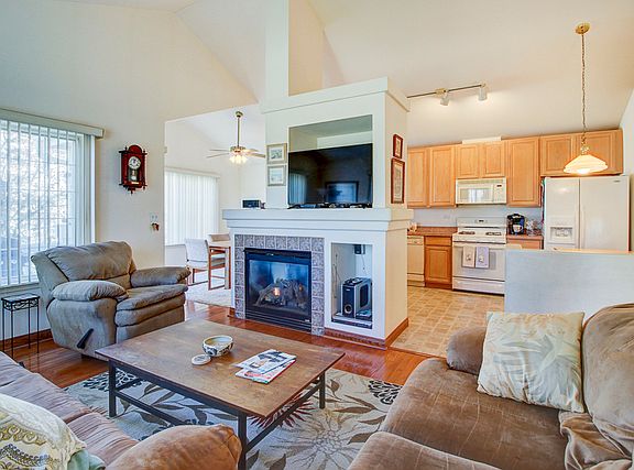 4th image of 629 S Parkside Dr #629