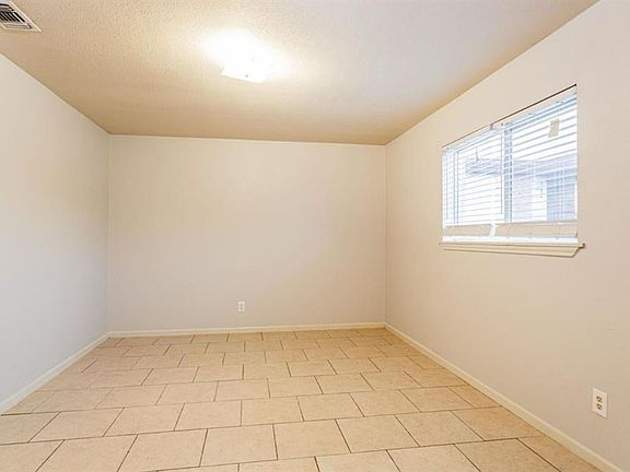 2nd image of 1036 Linde St #1