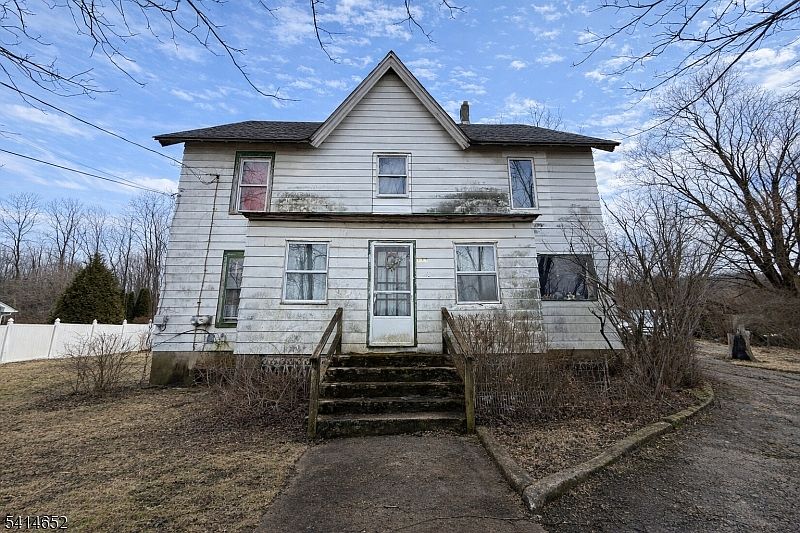 1st image of 172 Maple Rd