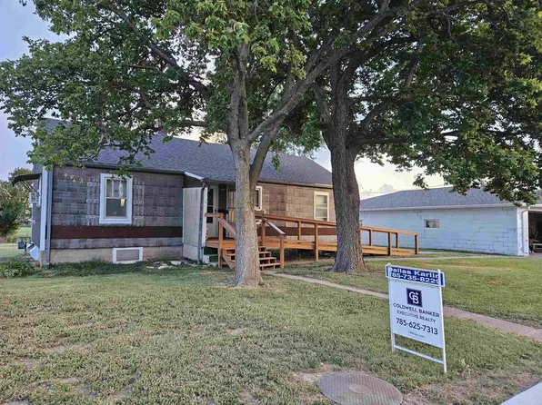 1301 Cathedral Ave, Victoria, KS 67671