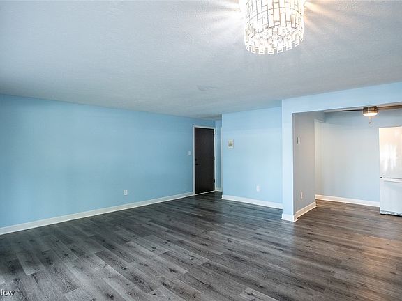 3rd image of 9800 Cove Dr Unit H2