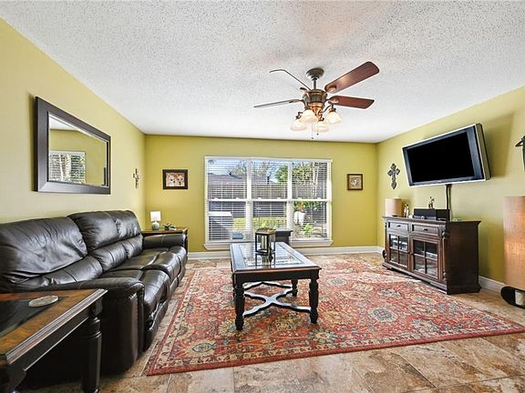 4th image of 801 N Bundicks Lake Ct