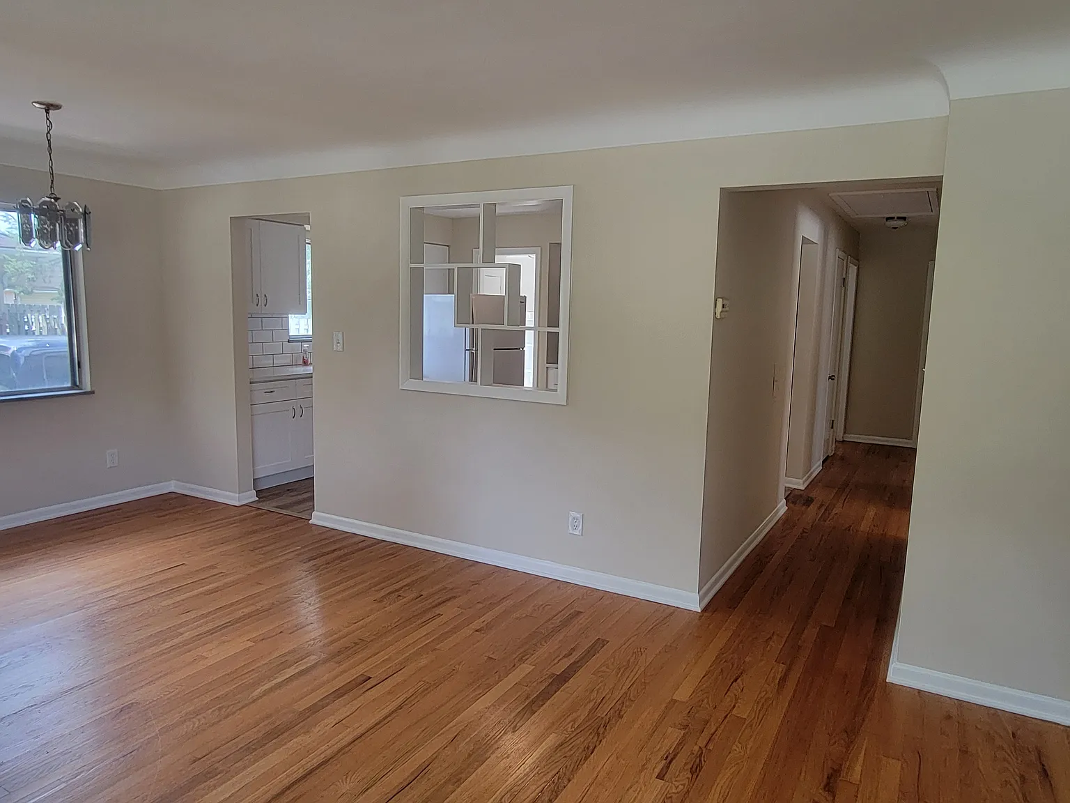 3 bed, 1.5 bath, 1176 sqft, $1,850 — Photo 3