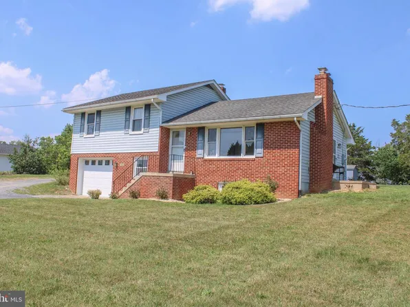 1638 Hahns Ln, Toms Brook, VA 22660