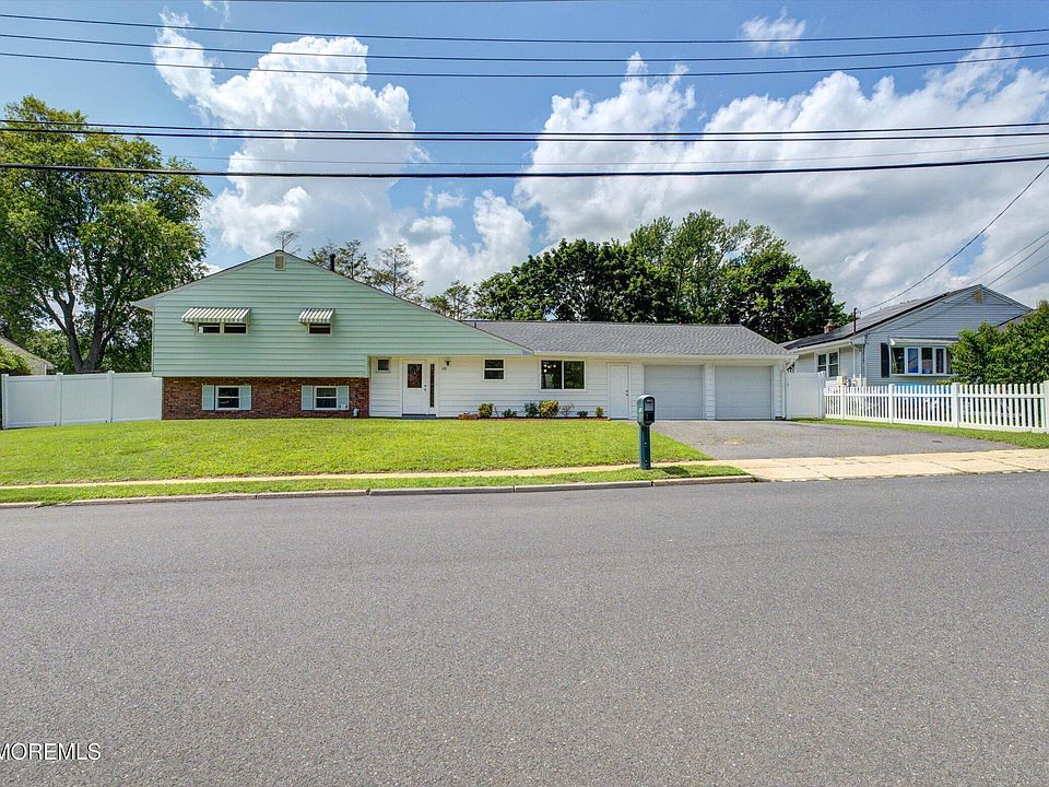 1st image of 1015 Eton Way