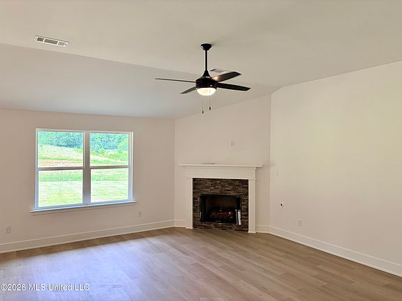 3rd image of 60 Farley Rd