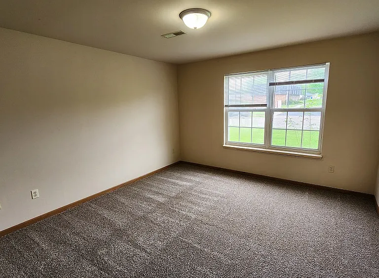 2 bed, 1.0 bath, $1,135 — Photo 4