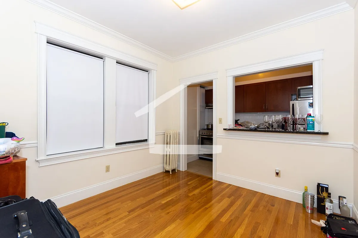Building Photo - 1336 Commonwealth Ave #4