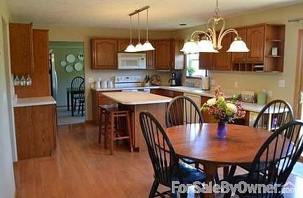 Kitchen and Causual Dinning
