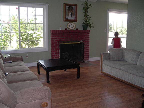 3rd image of 2301 Wallace Ct