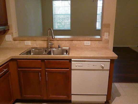 3rd image of 4920 Heather Glen Trl