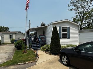 8 Riviera Ave, Amherst, OH 44001