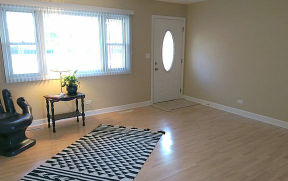 3rd image of 36564 N Edgewood Dr