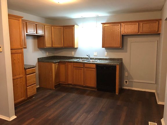 3rd image of 4114 Baker Dr