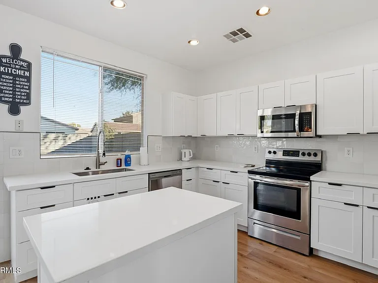 220 W Beechnut Pl — Photo 19