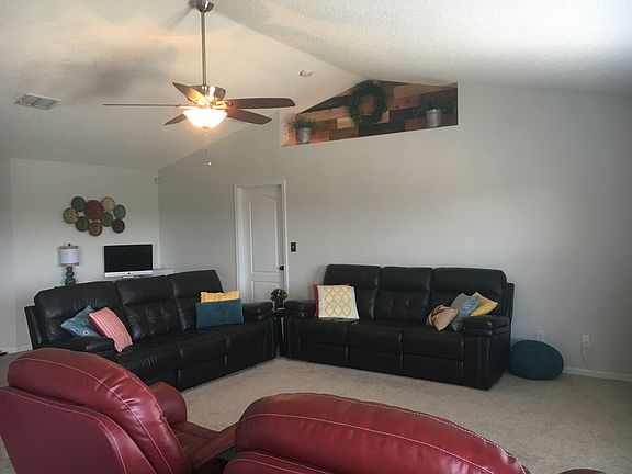 Open floor plan!