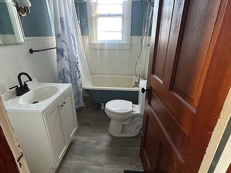 302 1/2 S 9th St #2 — Photo 3
