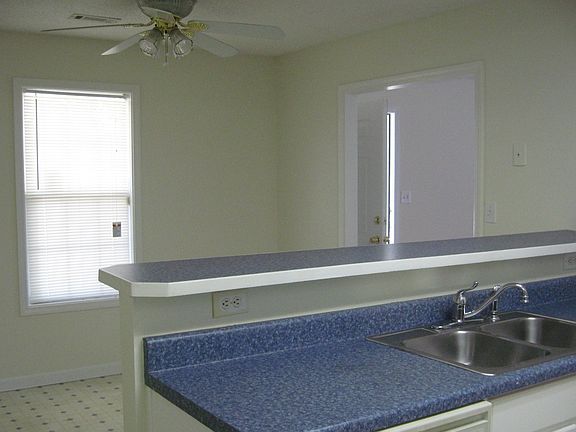 Laney Breakfast Bar_04012015