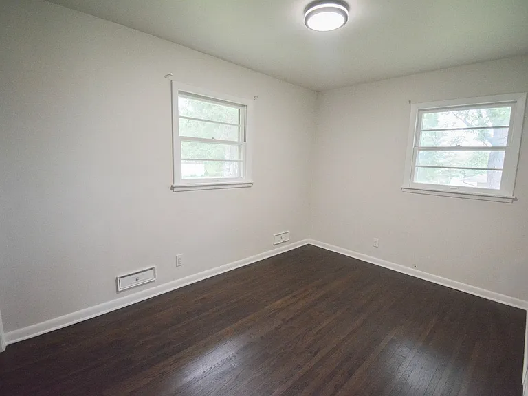 501 33rd St SW — Photo 5
