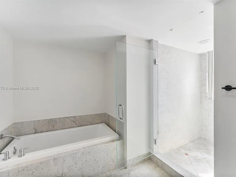 244 Biscayne Blvd #1808 — Photo 10