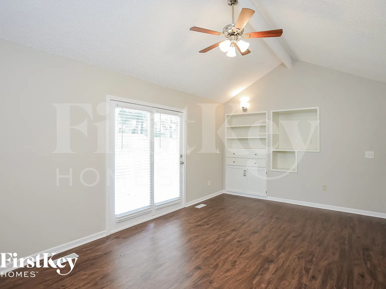3 bed, 2.5 bath, 1664 sqft, $2,165 — Photo 4